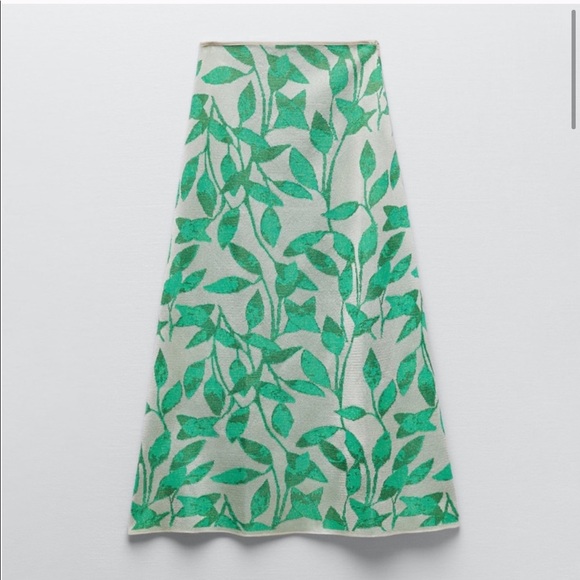 Zara blogger fav floral skirt - Picture 8 of 8